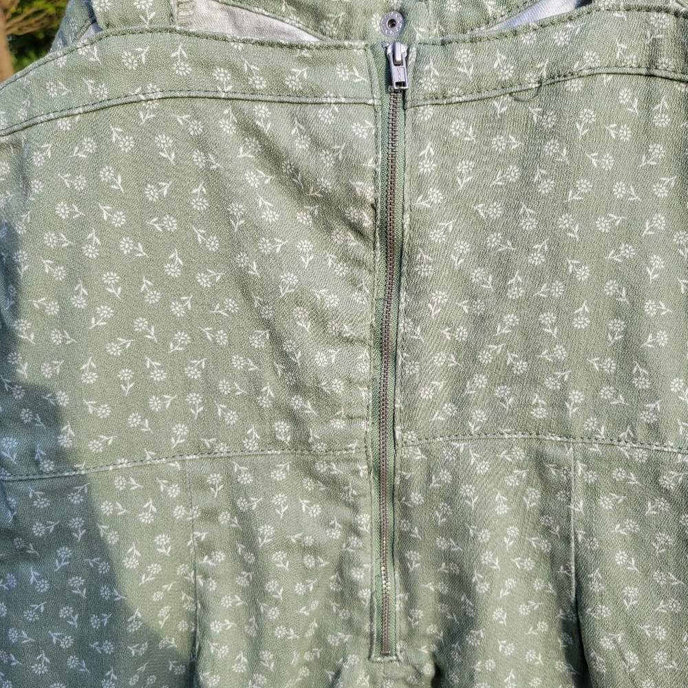 Green floral tailored cut dress - Picture 7 of 8